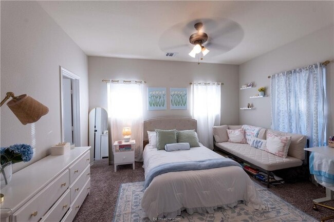 Building Photo - 1133 Oney Hervey Dr