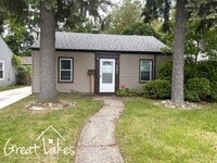 Building Photo - Cozy 2 Bedroom 1 Bathroom now available fo...