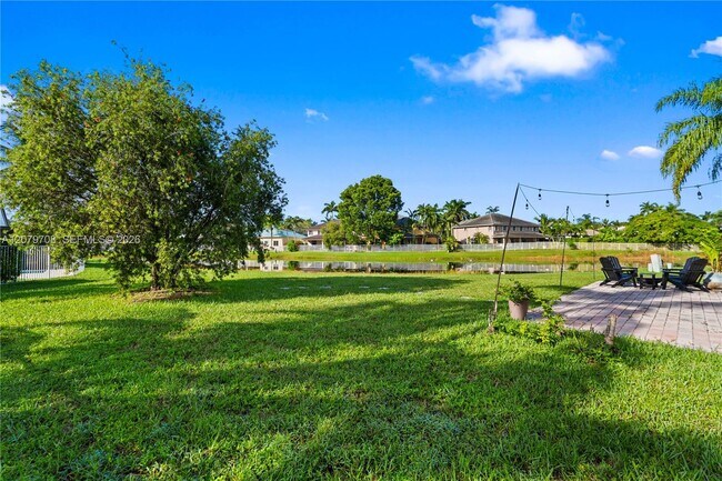 Building Photo - 1416 Canary Island Dr