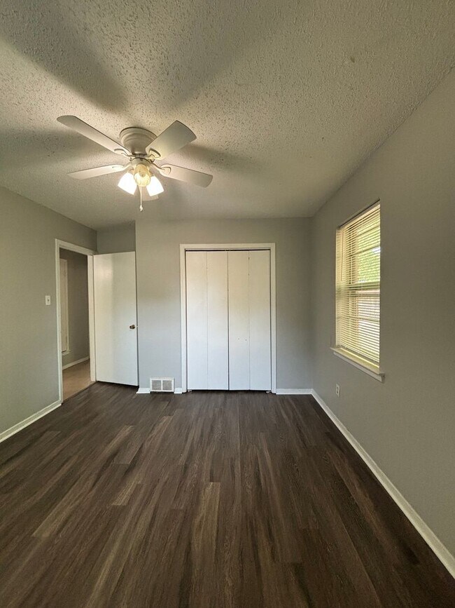 Building Photo - Register your account with Rently to sched...