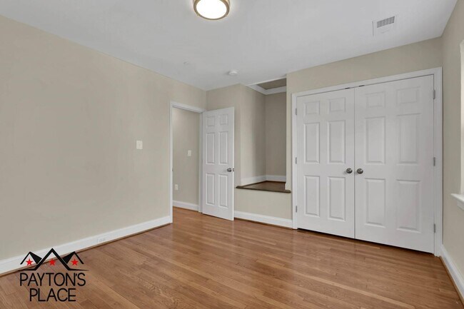 Building Photo - 332 19th St NE