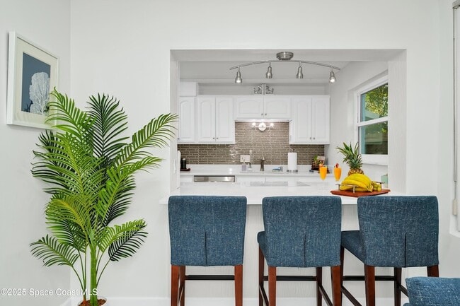 Building Photo - 363 Harbor Dr