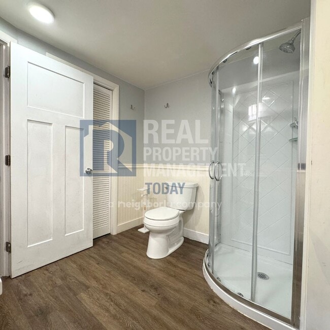 Building Photo - Charming 3 Bedroom Move In Ready!