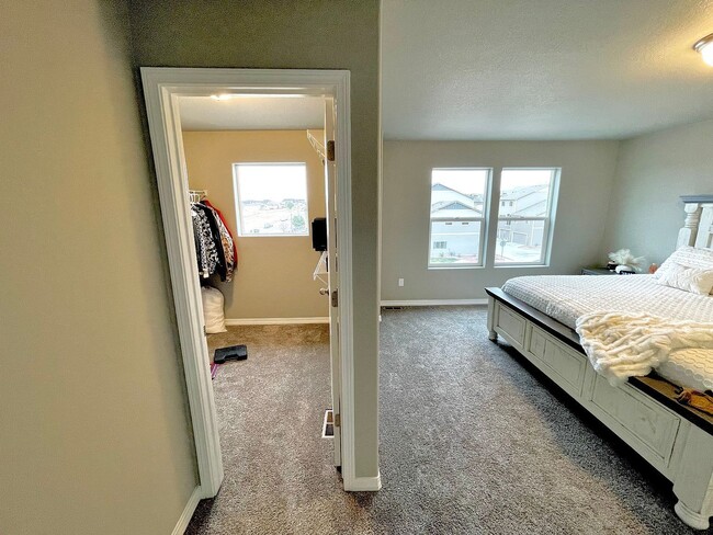 Building Photo - 7870 Bone Crk Pt