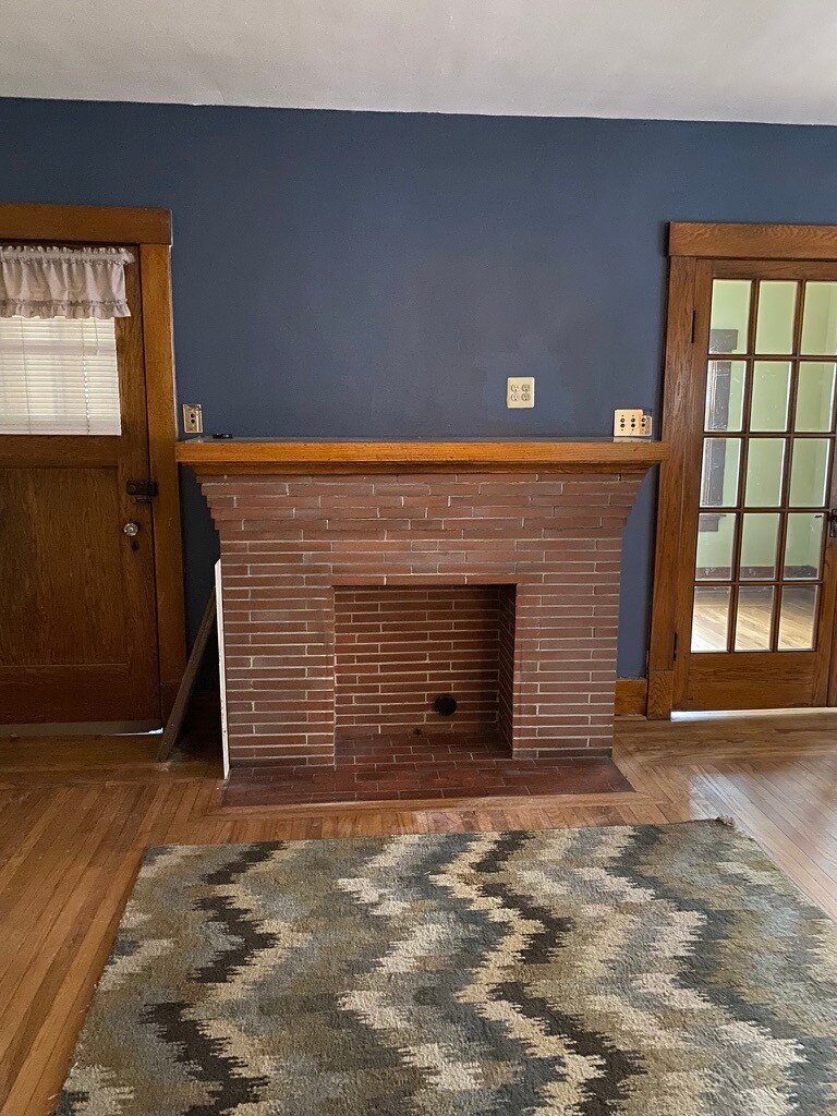 family room - 839 McKinley Pky