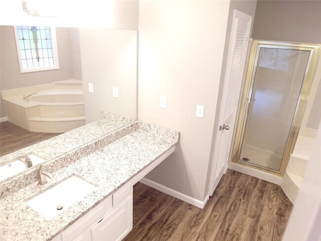 Building Photo - 4148 Fawn Ct NE