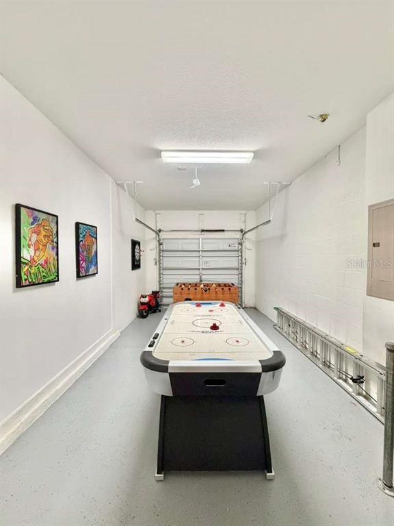 Building Photo - 8894 Candy Palm Rd