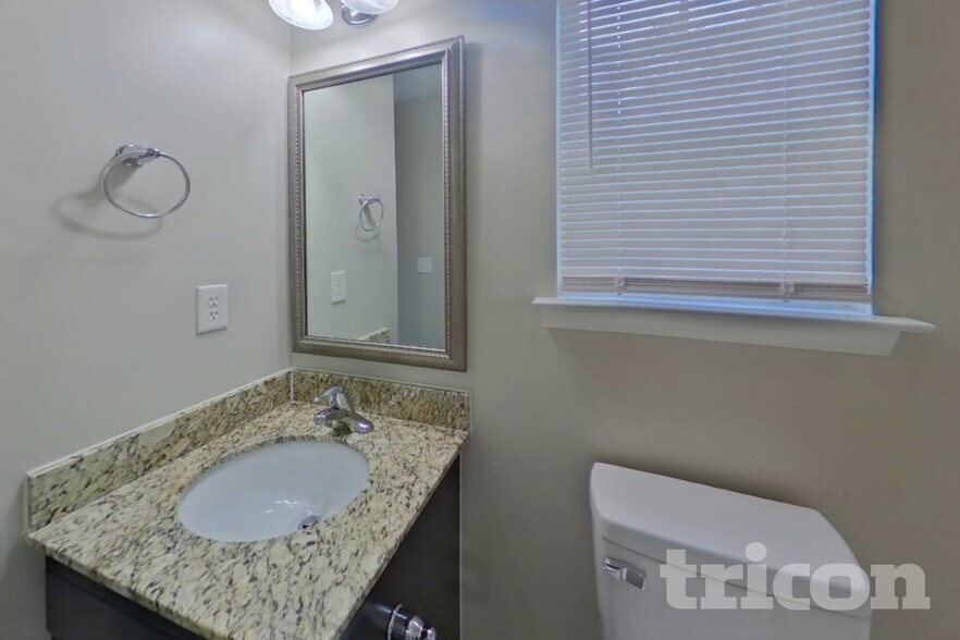 Building Photo - 344 Longfellows Ln