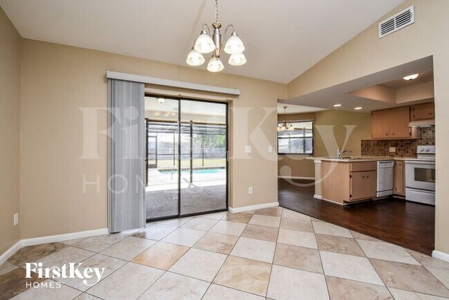 Building Photo - 4141 SW 6th Pl