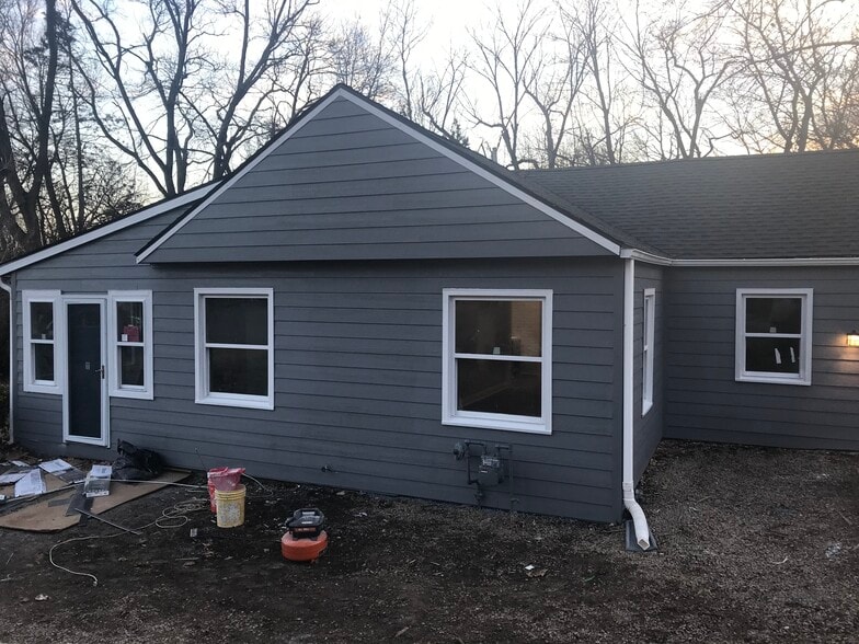 Building Photo - 2912 S 23rd St