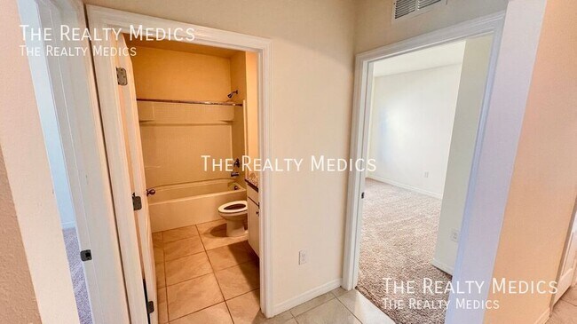 Building Photo - 1830 Hackberry St