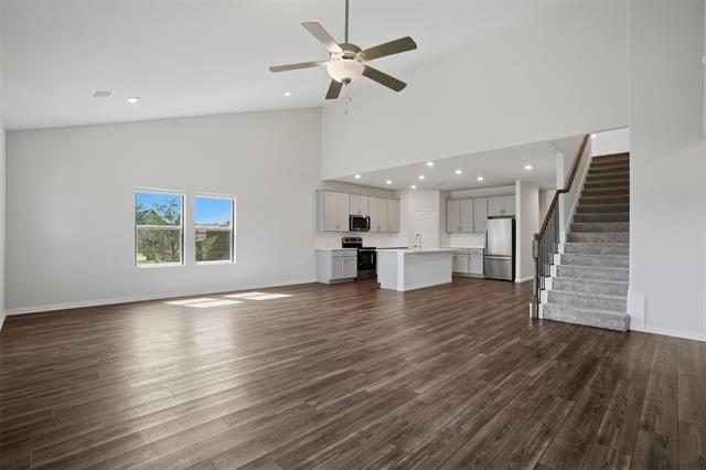 Building Photo - 3253 Cumby Dr