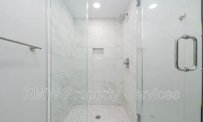 Building Photo - 2031 S 19th St