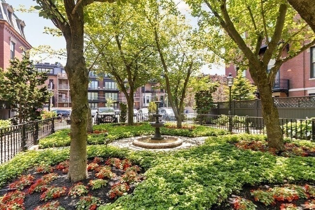 Building Photo - 130 Appleton St