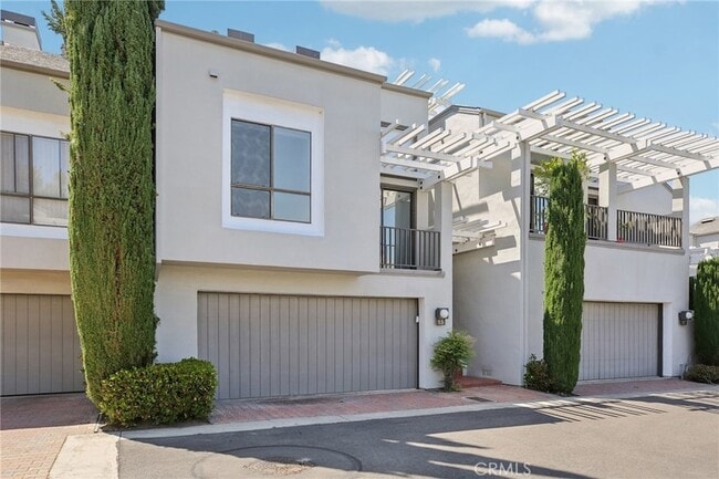 Building Photo - 15 Waterway