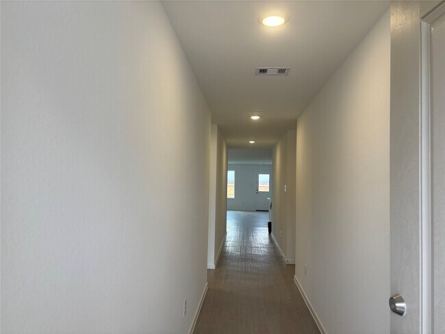 Building Photo - 16615 River Grass Trl