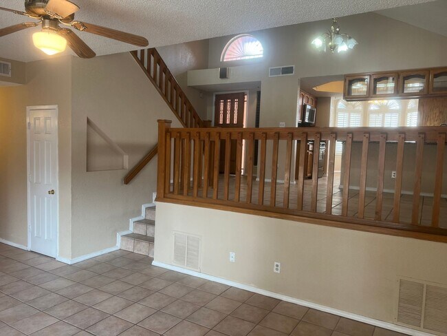Building Photo - Incredible 4 bedroom, 2 1/2 bath home in East El Paso!!