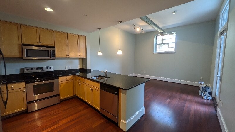 Building Photo - 2035 2nd St NW