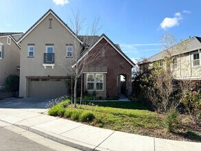 Building Photo - Perfect Shape Single Family Home in Dublin Hills