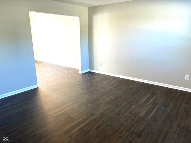 Building Photo - 5761 Cantigny Way S