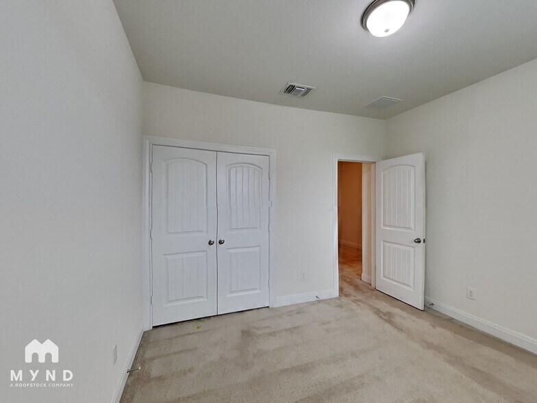 Building Photo - 13725 James Buchanan St