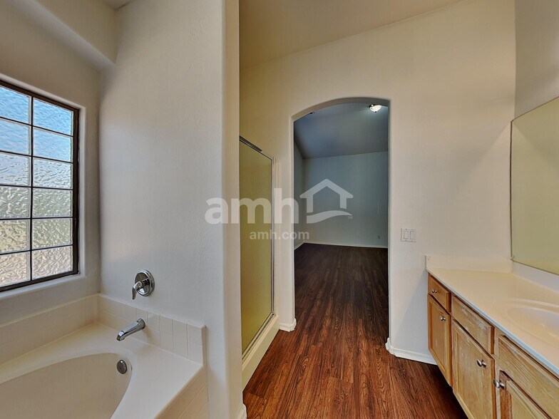 Building Photo - 7364 W Ocotillo Rd