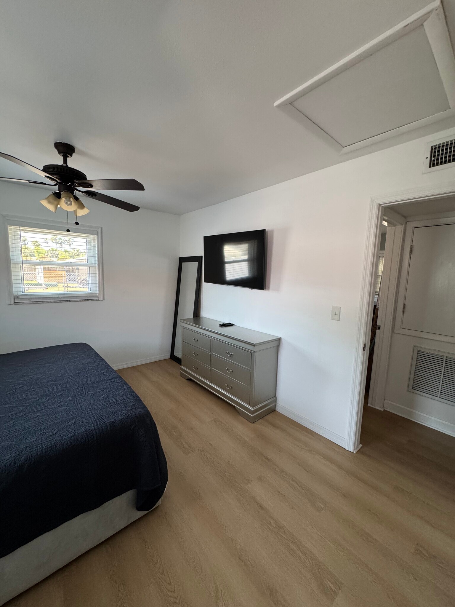 Building Photo - 6527 S West Shore Cir