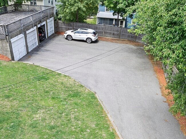 Building Photo - 1145 Boylston St