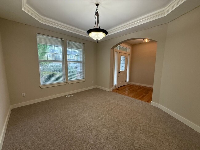 Building Photo - 7704 McKinley Loop NE