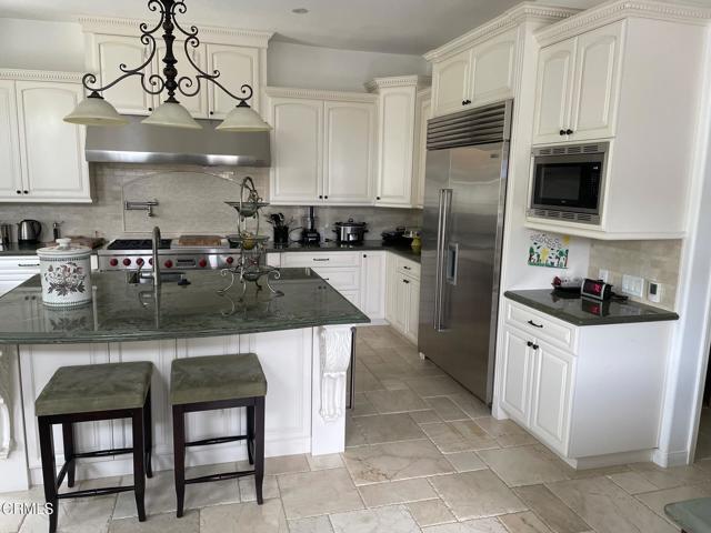 Building Photo - 2109 Valleyfield Ave