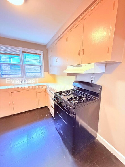 Building Photo - 20129 Stratford Rd