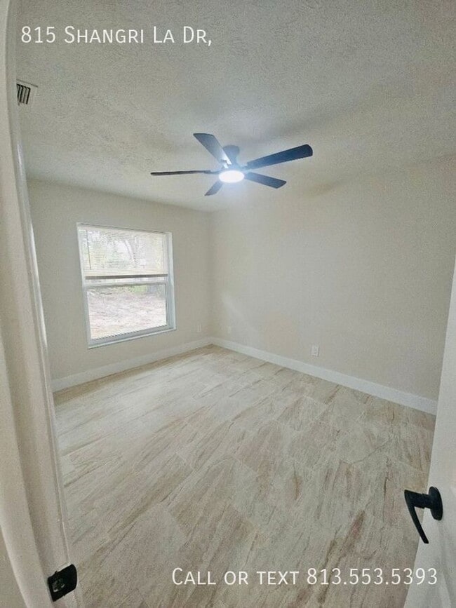 Building Photo - 815 Shangri La Dr