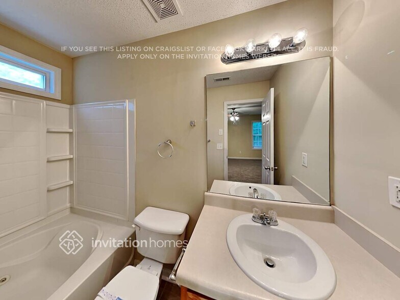 Building Photo - 236 Bainbridge Cir