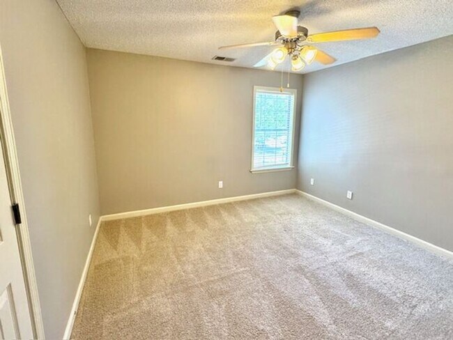 Building Photo - Cordova-Spacious 3 Bedroom 2.5 Home