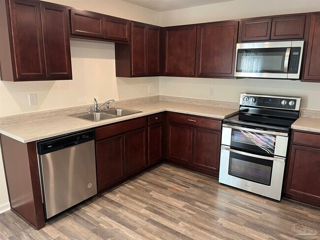 Building Photo - 8772 Schooner Ln