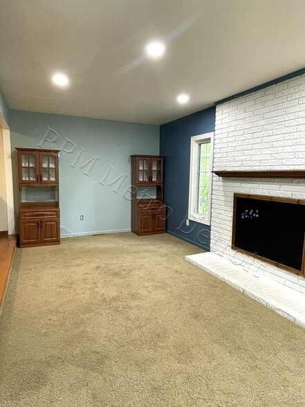 Building Photo - 186 Randall Dr