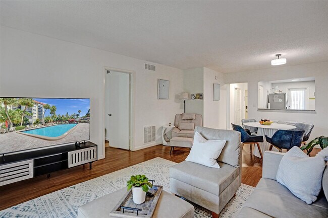 Building Photo - 2350 NE 14th Street Causeway