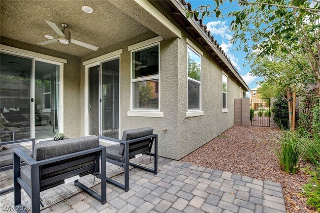 Building Photo - 7586 Lush Oasis Ave.