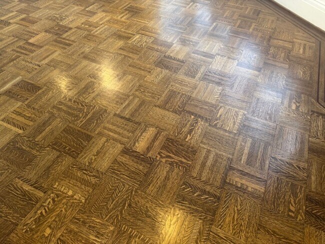 Building Photo - 775 University Ave