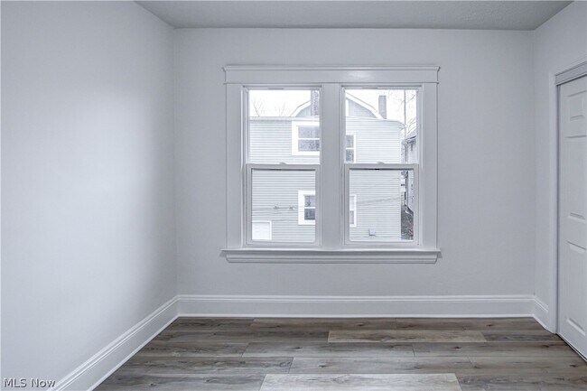 Building Photo - 1931 W 74th St