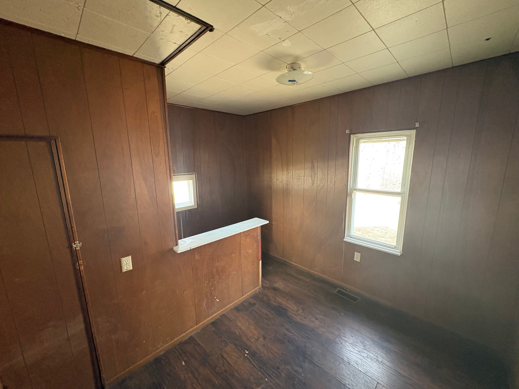 Building Photo - 1030 W 17th St