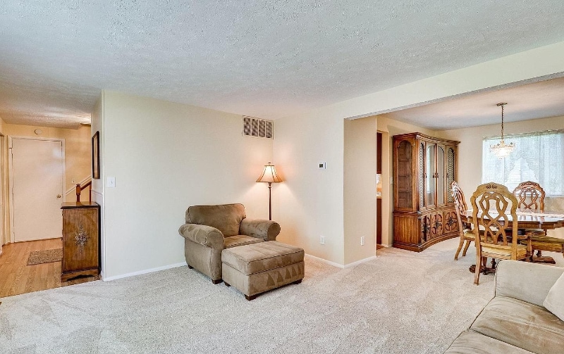 Building Photo - 9417 Mirror Pond Dr