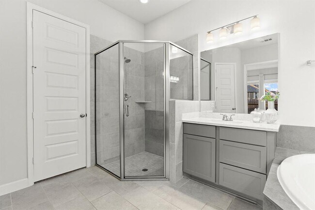 Building Photo - 1909 Sir Nathaniel Ln