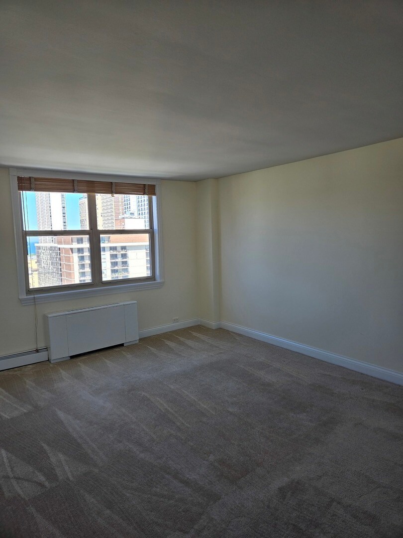 Building Photo - 40 E Cedar St