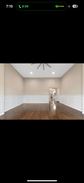 Building Photo - 7836 S Kingston Ave