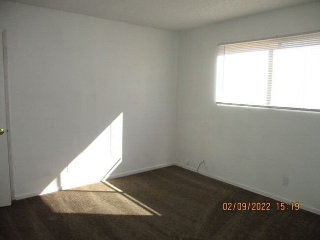 Building Photo - 3 Bedroom 1 Bath Coming Soon!