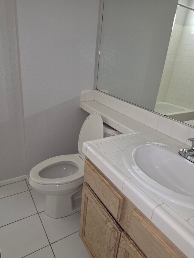Building Photo - 8452 Boseck Dr