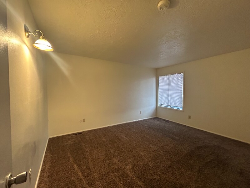 Building Photo - 1636 Targhee Dr