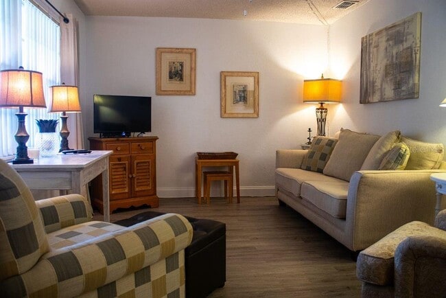 Building Photo - 10037 62nd Ter