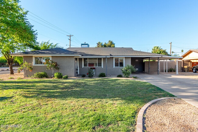 Building Photo - 1422 W Orange Dr